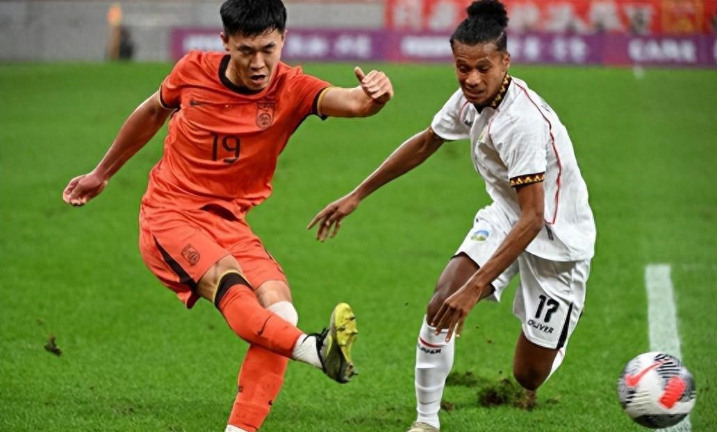 中国足球“好样的”!2-1险胜东帝汶,暂居小组第2,目标晋级决赛